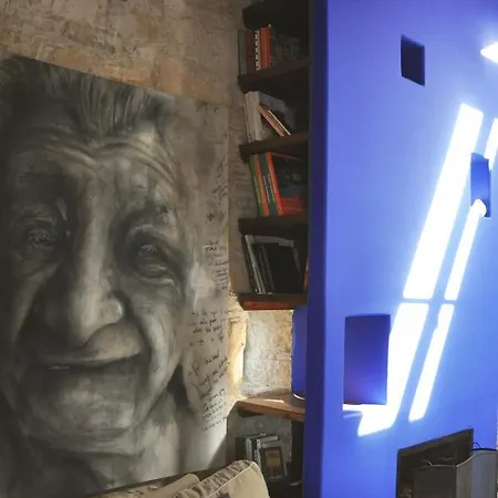 The Imperial Blue Stone House Дом отдыха *